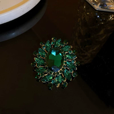 Yaxa sancaqları – Enamel Horse Brooch for the - 18-brooch-green-flower
