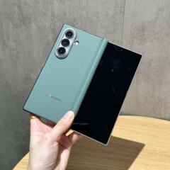 适用三星ZFold7素皮中轴磁吸手机壳同款ZFOLD7折叠手机壳新款外贸
