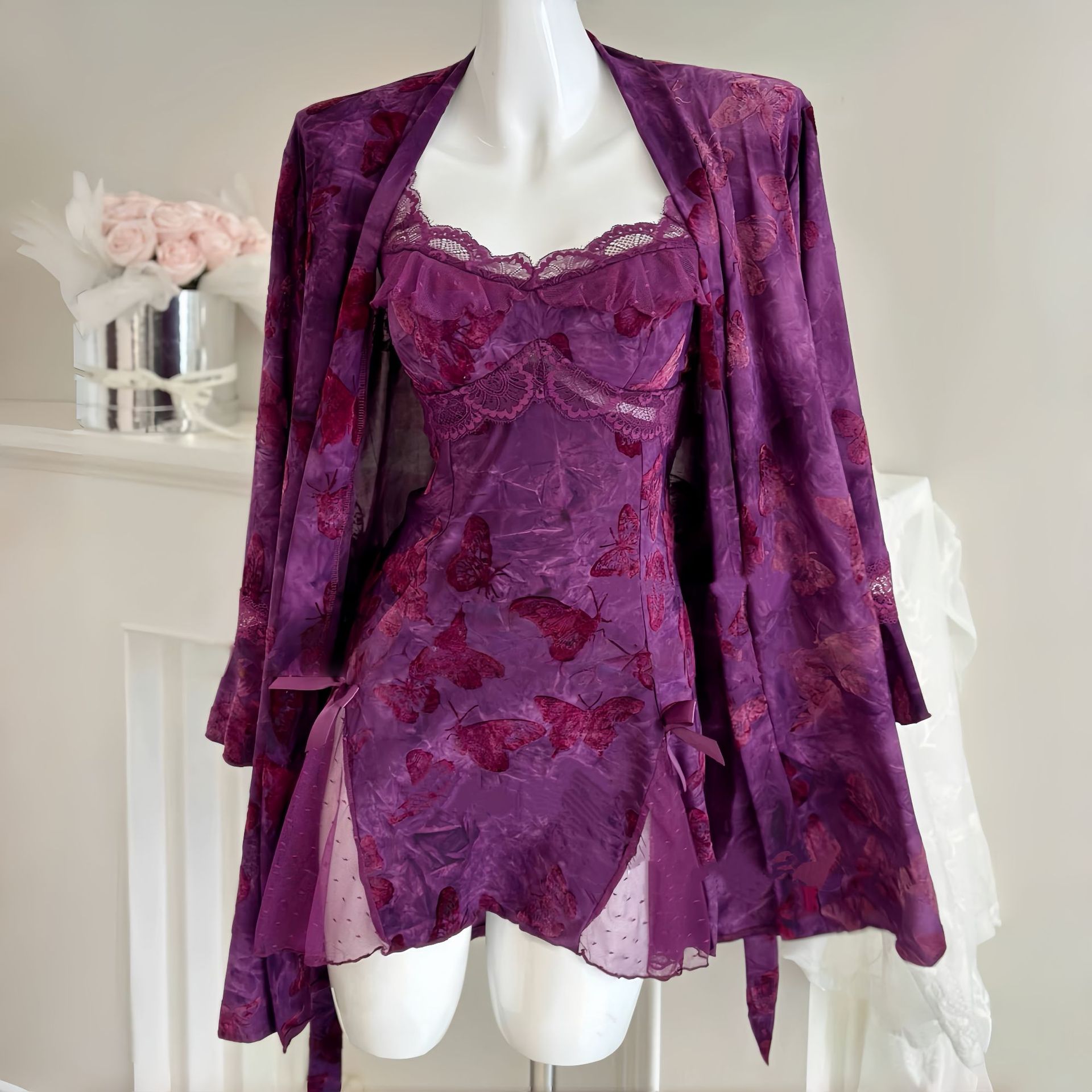 Purple Floral Deep V-strap Nightgown, Plus Size Sexy Lingerie With Sexy Lace Design, Outlining Curves For A More Charming Look-L_voghion.com