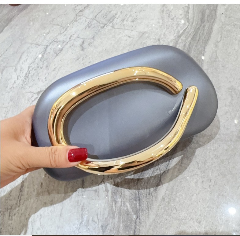 Europa y América tendencia transfronteriza bolsa de cena ligera de lujo bolsa acrílico cadena metal para llevar un solo hombro bolso de mano ropa de noche