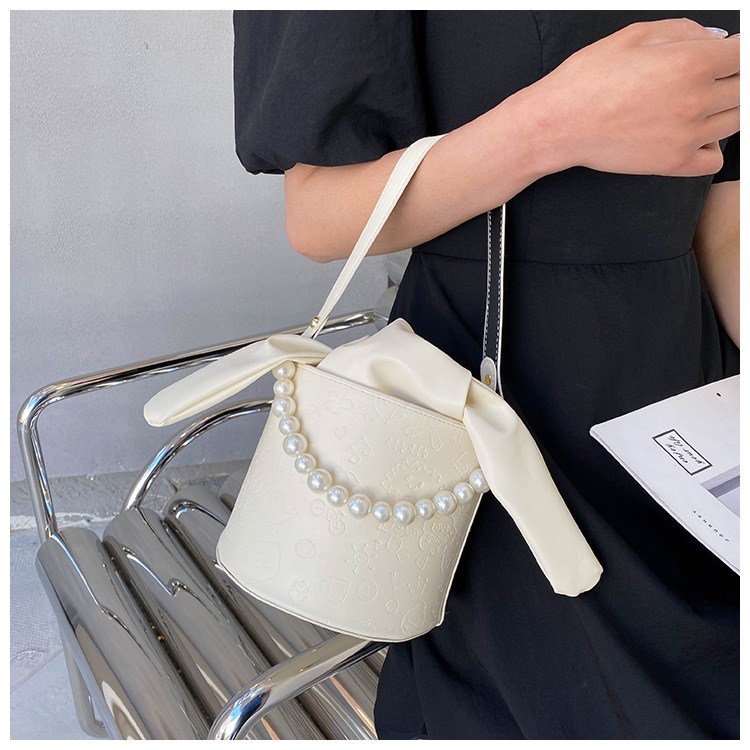 Fashion Solid Color Pearl Chain Shoulder Messenger Portable Bag display picture 20