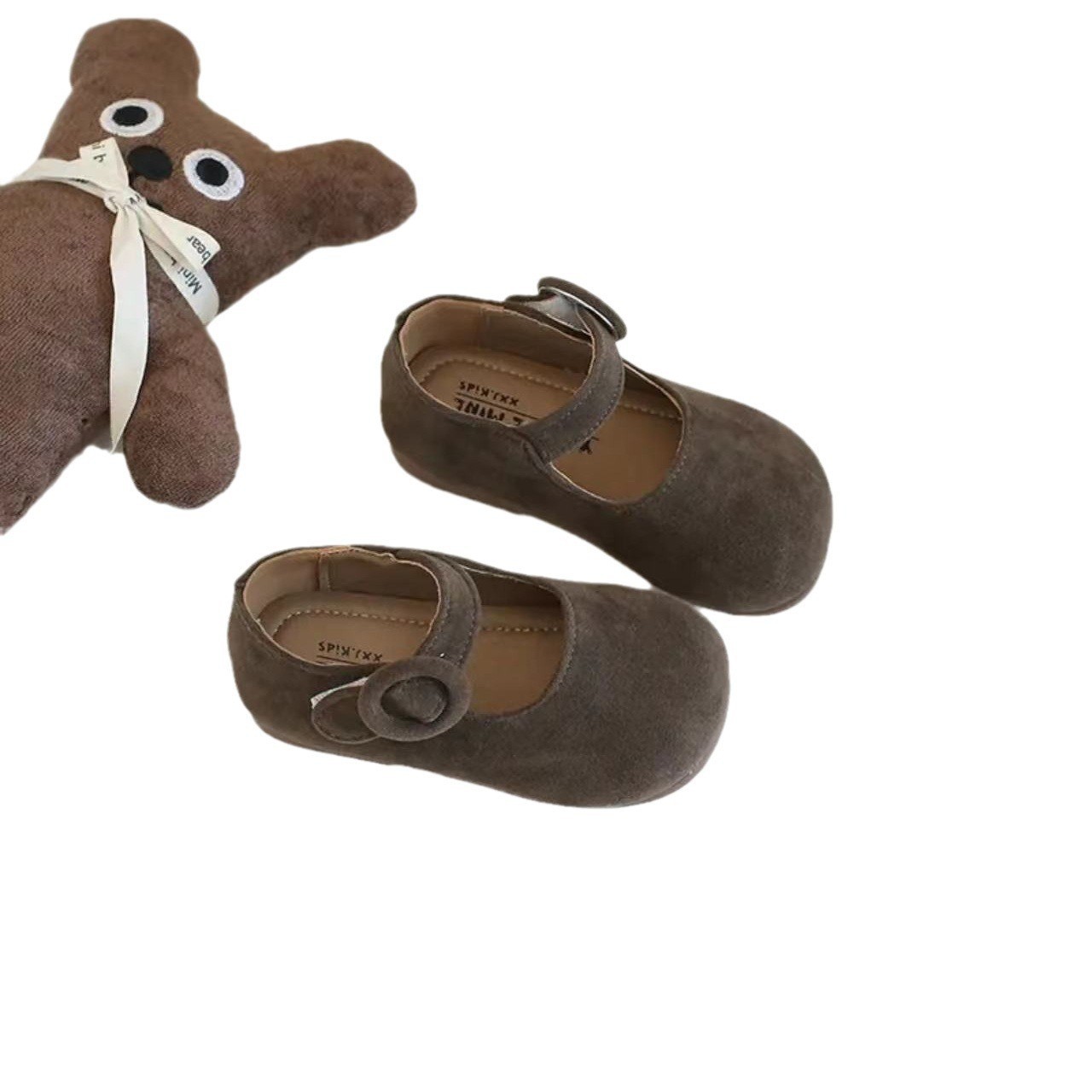 Zapatos de princesa de niñas 2024 otoño nuevo estilo de niños retro botón redondo de moda zapatos ligeros zapatos de soja suave