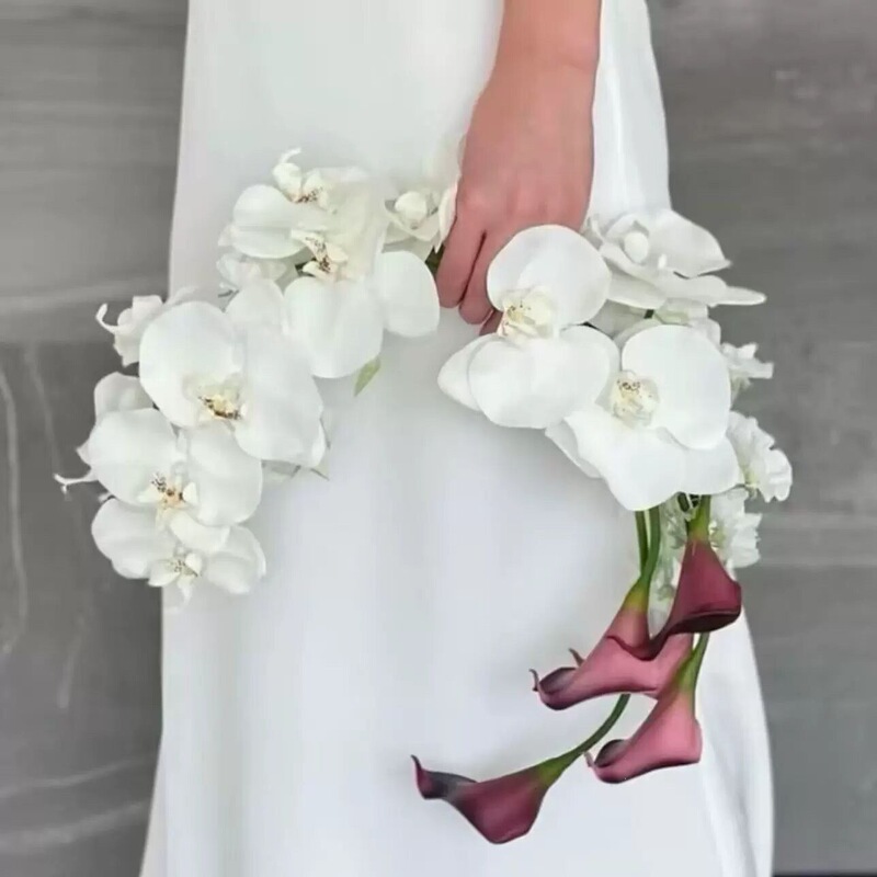Wedding Artificial Flower Bouquet, Phalaenopsis Orchid, Recommended for Photoshoots and Engagements, Photographer's Hand-Held Flower Style, Crescent-Shaped, Ready-Made for Marriage Registration