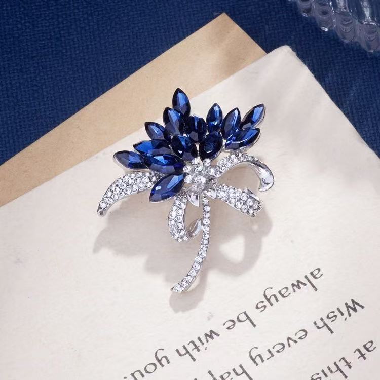 Brooch High-end Women's Luxury Exquisite Corsage Design Niche Coat Suit 2023 Fashionable Pin Accessories