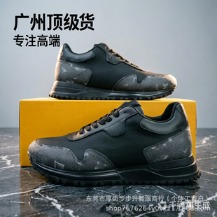 �羳���Q��Ƥƴɫ�ϵ�Ь�к��ϵ���\�����eЬ�����ٴ�߶�