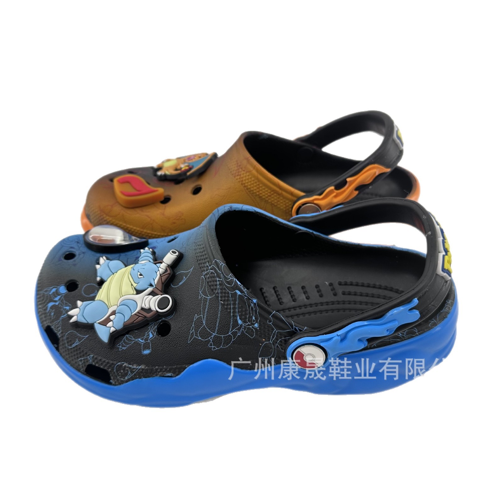 Nuevo Pokémon agua / fuego cruzado zapatos de agujero ligero sandálias de playa zapatillas antideslizantes zapatillas para niños y niñas