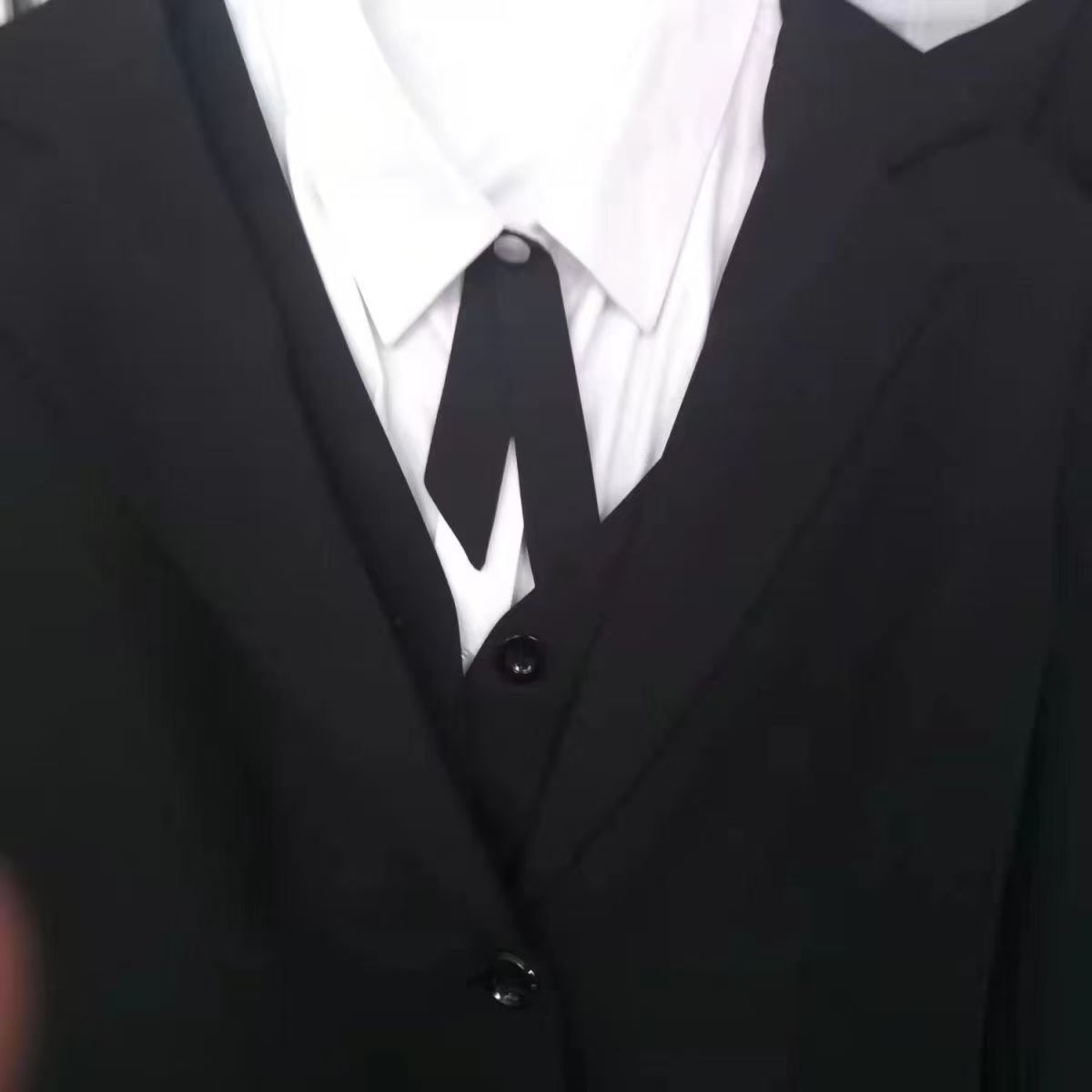 八の字のネクタイの女性の黒いチベットの青い色はシャツのホテルのスーツの装飾品のボタンを組み合わせて取り外し可能な襟の花を飾ります。