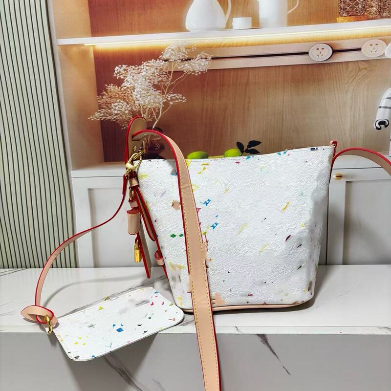 今年の新型バケツバッグの女性バッグのシングル肩のショルダーバッグの大容量の経典の古い花の高級な質感は人気があります。|undefined