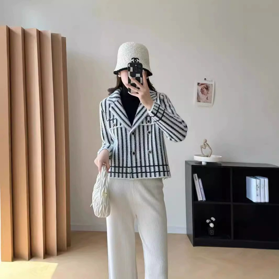 Новый маленький ароматный ветер короткое вязаное пальто 2024 осень-зима мода темперамент леди имитация норковый кардиган топ женский