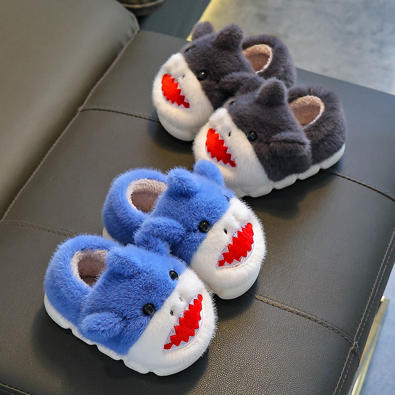 Bolsas de invierno de tiburón para niños, zapatos de algodón para niños y niñas, zapatillas de algodón para padres y niños.