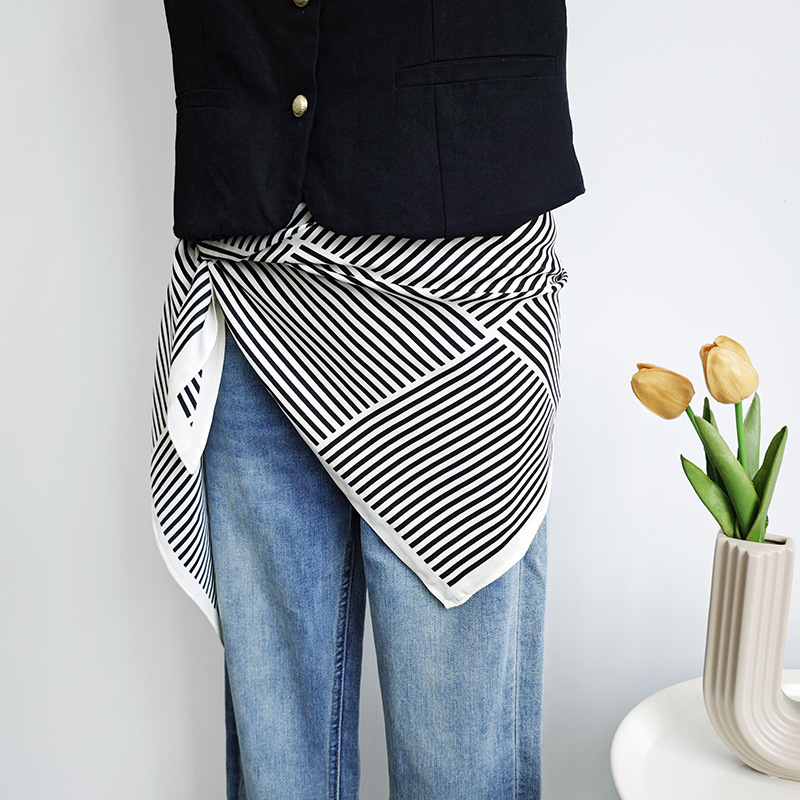 Toalla triangular estampada a rayas de estilo simple, tendencia coreana, decoración de viajes de mujer de estilo moderno, bufanda delgada de sarga