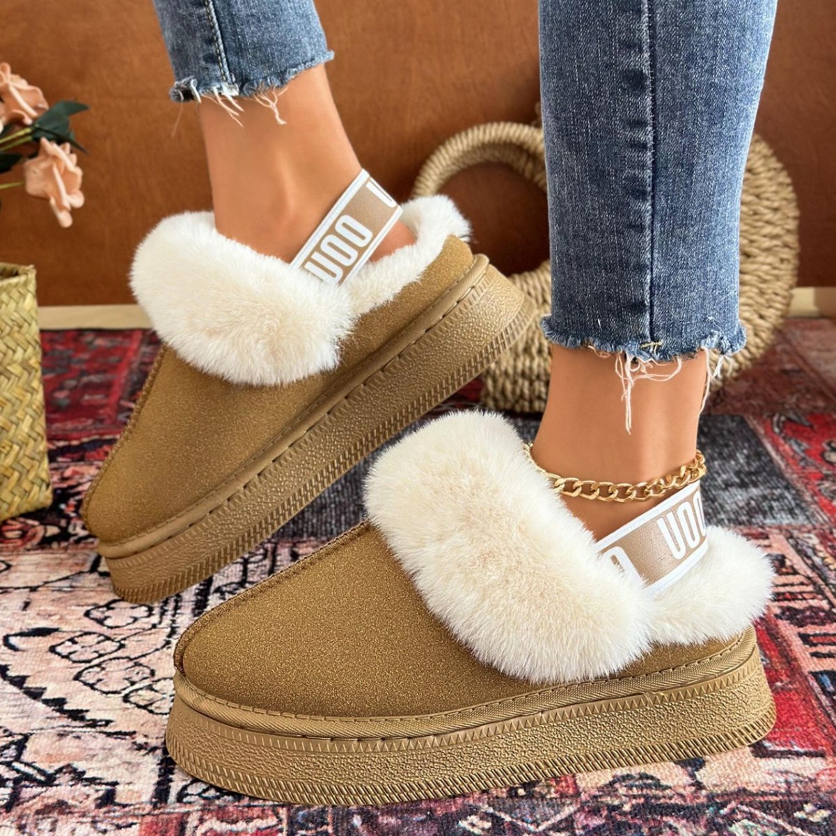 Comercio exterior transfronterizo invierno nuevo fondo grueso calentamiento de lana gruesa cabeza redonda bolsas de lana tacones botas de nieve mujeres al por mayor