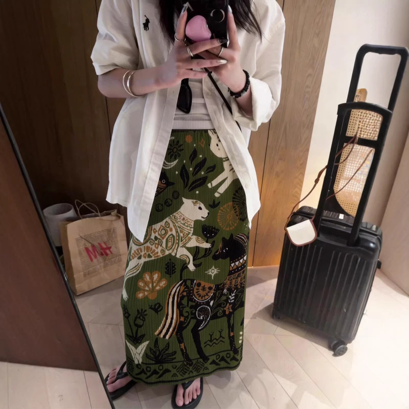 Pleated 2026 Fashion Elastic High-Waisted Cartoon Deer Pattern Pleated Mid-Length Stretchy Skirt with Side Slits Pleated 2026 Fashion Elastic High-Waisted Cartoon Deer Pattern Pleated Mid-Length Stretchy Skirt with Side Slits