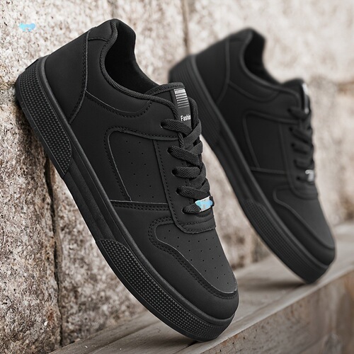 Breathable Skate Shoes Sleek Black Low Top Casual