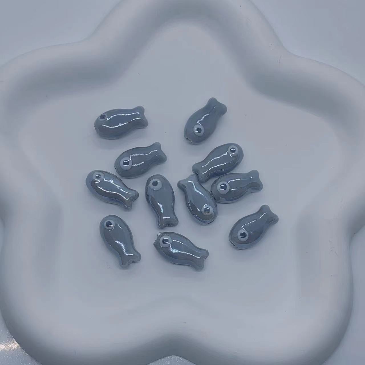 10 Pieces 10 * 20mm Hole 2~2.9mm Ceramics Fish Beads display picture 9