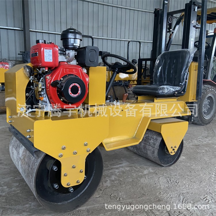 厂家供应小型坐驾式双钢轮振动压路机 驾驶式震动压路机耐用液压