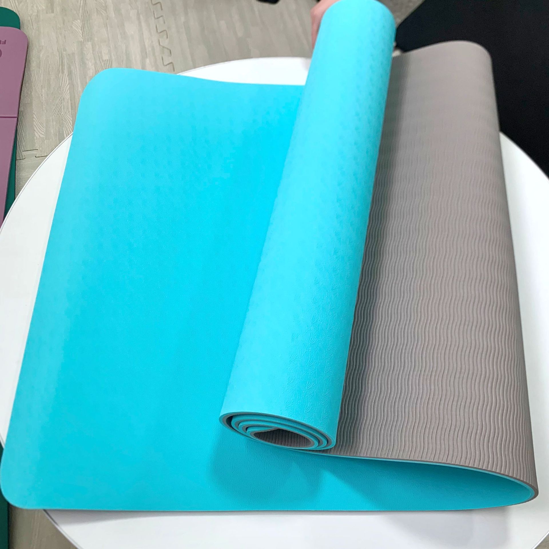 Tpe estudio de yoga de dos colores de doble capa estera de yoga gruesa antideslizante para principiantes 6mm estera de baile de fitness insonorizada para el hogar