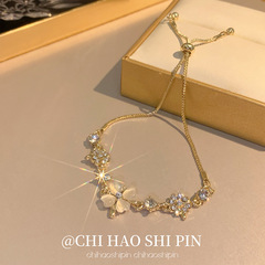韓国の新型韓国の新型四葉草のブレスレットの女性は豪華で小さい大衆の精巧な誕生日の贈り物の親友に彼女を送ります。