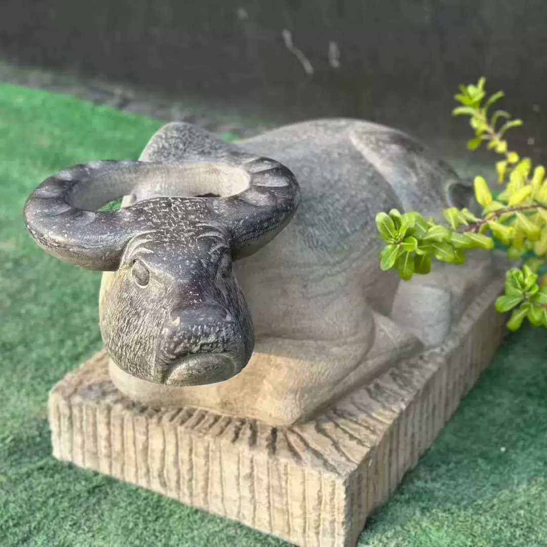 黑青石卧牛石雕一对摆件户外景区雕刻石牛庭院石牛雕塑风水摆件