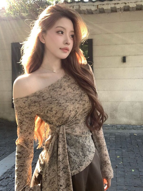Plus-size one-shoulder off-the-shoulder tie-up long-sleeve knit top for women, early autumn high-end style inner layer top Plus-size one-shoulder off-the-shoulder tie-up long-sleeve knit top for women, early autumn high-end style inner layer top