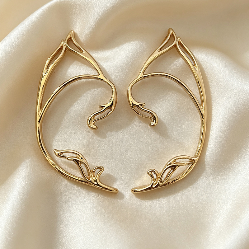 2026 European and American Cross-Border Accessories Sweet Cool Dark Style Versatile Fairy Earrings Retro Creative Halloween Ear Clips for Women