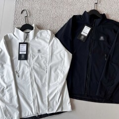 サンストーンの男性と女性のための軽量、通気性、速乾性の日焼け止めスキンウェア