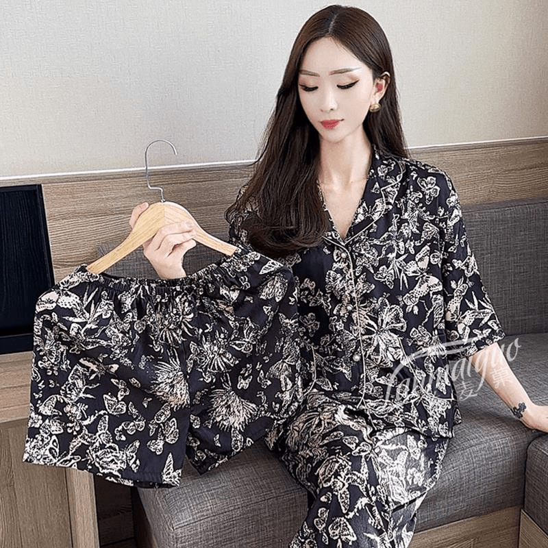 Al por mayor transfronterizo de tres piezas super suave forjado verano suave hilo de hielo suave cuatro lados rebote flor impresa pijama de mangas cortas para mujeres