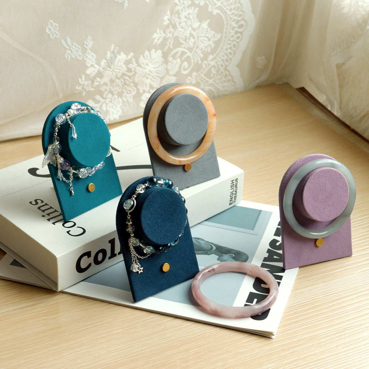 ����չʾ�ܴ��⸴�ŷ������ִ��������������ɰڼ����̳��е���