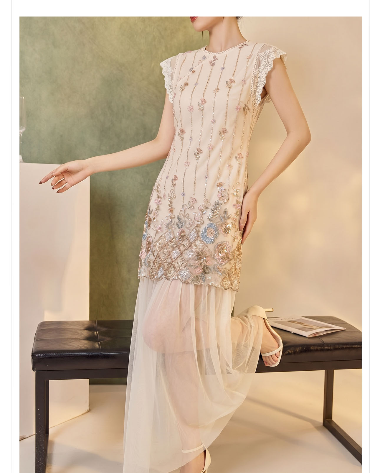 Váy dài ren hai lớp tay áo lưới đính sequin thêu giả — Hồng Hạnh chi tiết 2