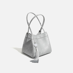 2024春夏新國風小眾新中式菜籃子水桶包手提單肩斜挎時尚流蘇包