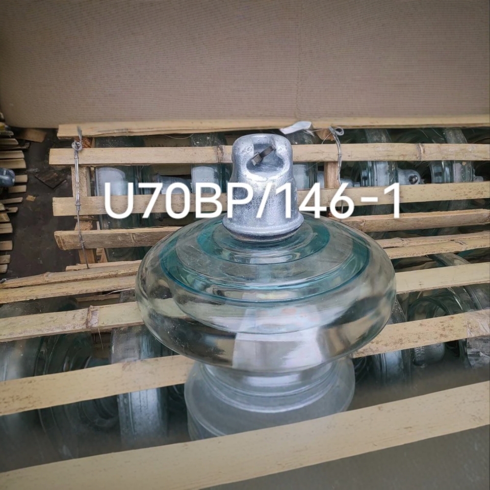 玻璃绝缘子悬式钢化玻璃材质电力施工设备防污绝缘电力施工必备