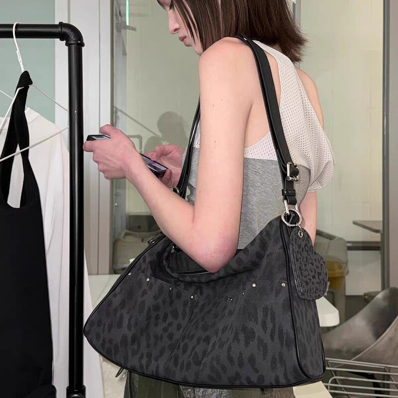 Fennec Korean Niche Brand Designer Leopard Print Shoulder Bag Fashionable Casual Handbag Crossbody Bag