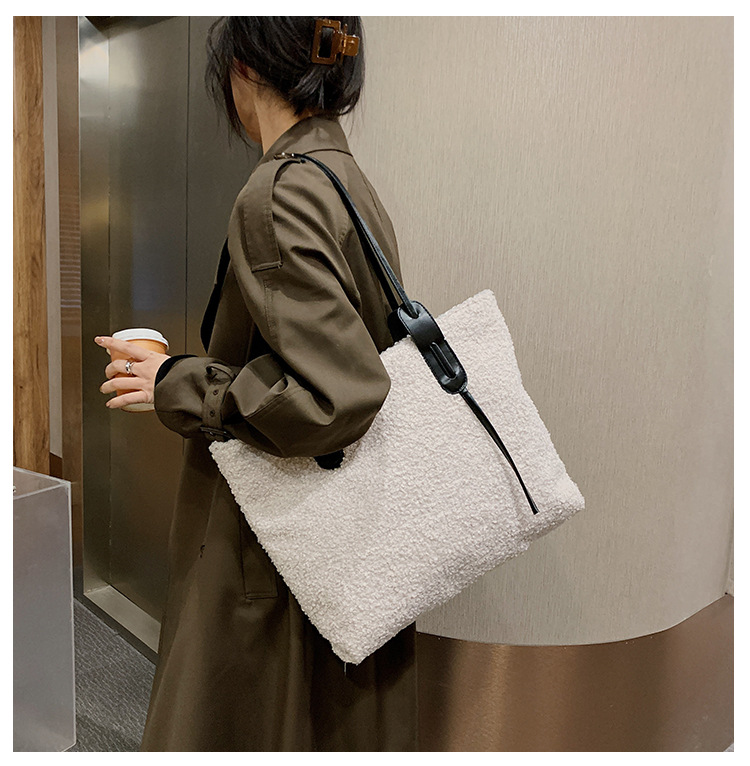 Fashion Large Capacity Plush Tote Bag - Dark Brown