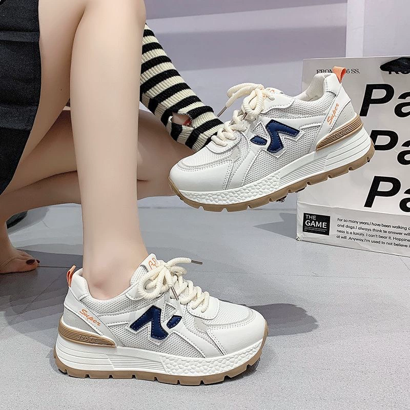 Женские кроссовки в стиле «dad shoes» 2025: новые летние, весенние и осенние дышащие сетчатые кроссовки на толстой подошве, популярные белые спортивные кеды