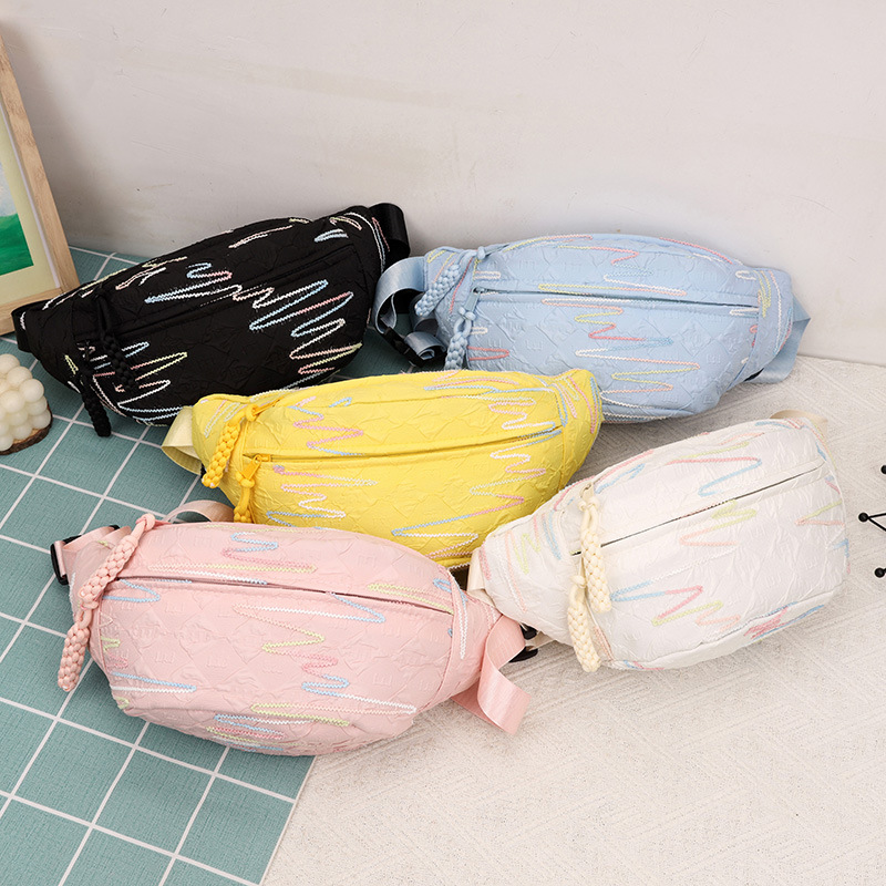 Moda mecha de invierno 2024 nuevo estilo de moda artística viaje bolso de hombro bolso de cinturón a rayas de color