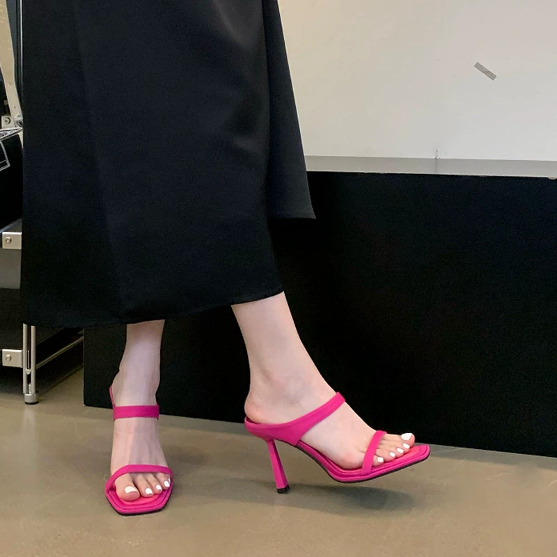 Summer fashionable universal sandals with a strap, 2024 years, internet celebrity, suitable with a skirt