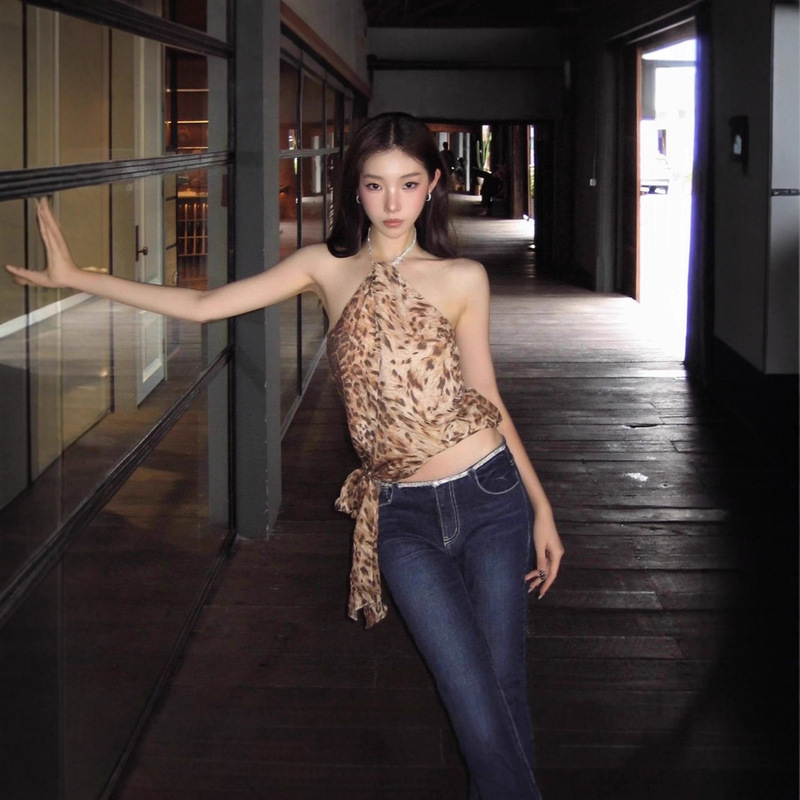American Retro Hot Girl Leopard Print Halter Vest 2025 Summer Irregular Streamer Slim Sexy Top for Women American Retro Hot Girl Leopard Print Halter Vest 2025 Summer Irregular Streamer Slim Sexy Top for Women
