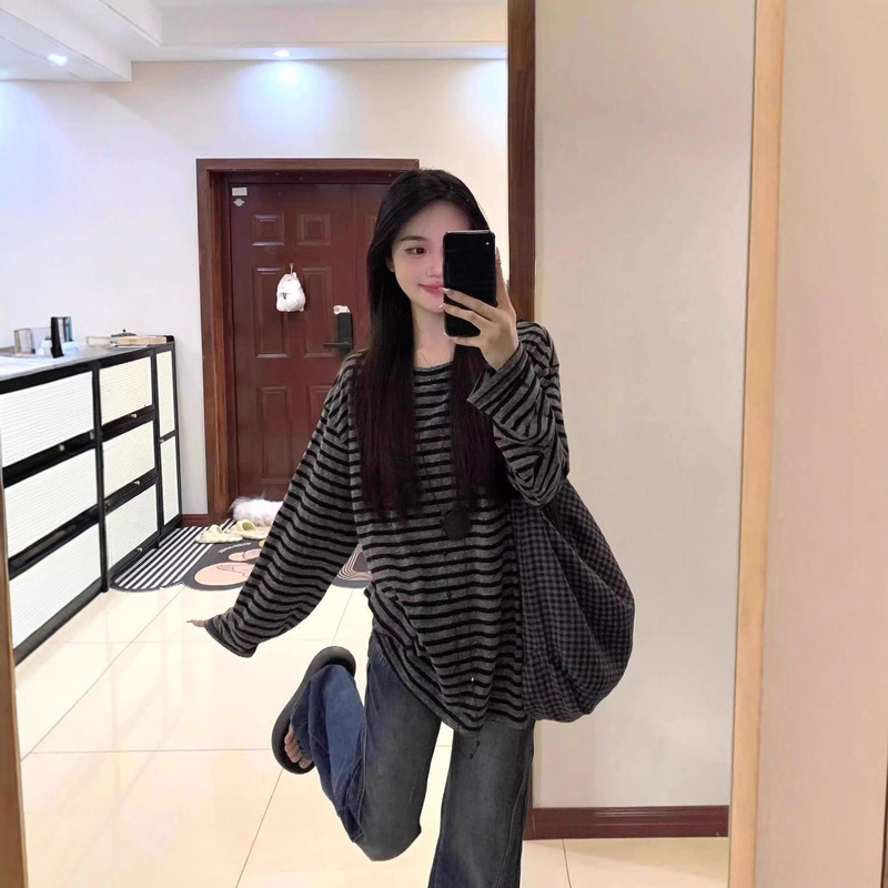 Korean Style Lazy and Relaxed Black and Gray Striped Long-Sleeved T-Shirt for Women Early Autumn 2026 New Loose Retro Top Ins