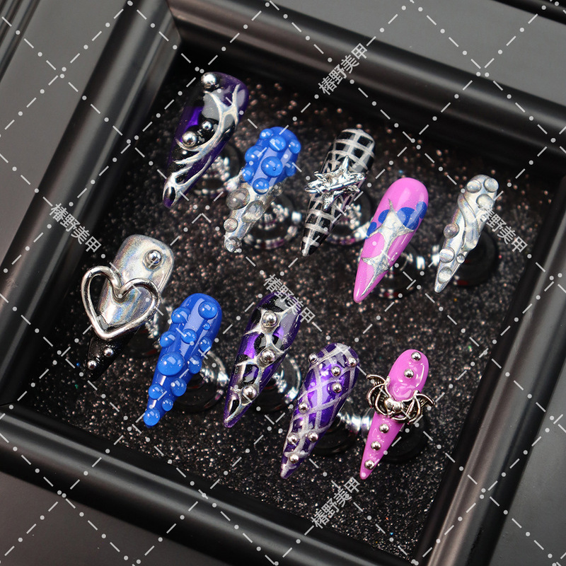European and American Punk Y2K Hot Girl Wearable Nails, Metal Heart Steel Bead Long Finished False Nail Tips Wholesale European and American Punk Y2K Hot Girl Wearable Nails, Metal Heart Steel Bead Long Finished False Nail Tips Wholesale