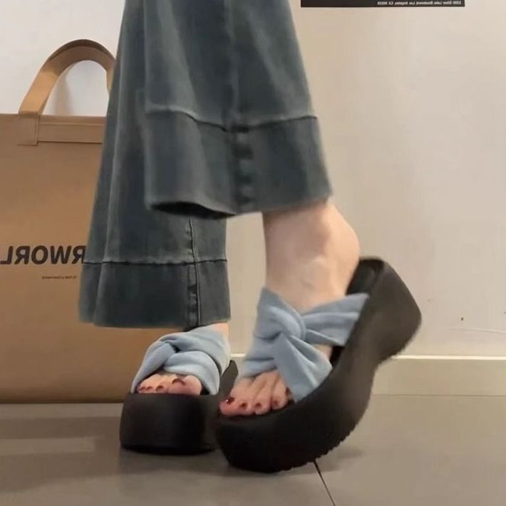 Height-Increasing Slippers for Women 2025 New Outer Wear Summer High-End French Fashion Versatile Skirt Lightweight Thick-Soled Sandals