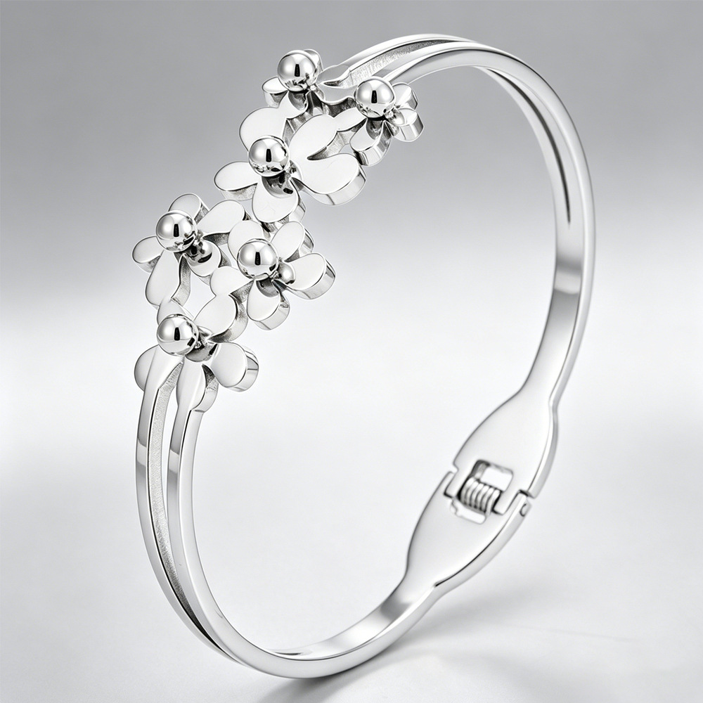 Brazalete de acero de titanio con flores lujosas abiertas de moda europea y americana no se desvanece Brazalete de acero de titanio para mujeres no se desvanece joyas