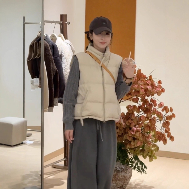Autumn and Winter New Korean Style Stand-Up Collar Lightweight down Short Vest for Women Small Outer Wear Thickeneded White Duck down Vest Trendy Autumn and Winter New Korean Style Stand-Up Collar Lightweight down Short Vest for Women Small Outer Wear Thickeneded White Duck down Vest Trendy