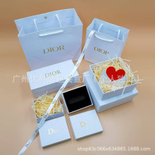 ���Ƶϼ��¿��ɫlogo�ڼt�Y���������ˮ�а��b�жYƷ�����l�Y��