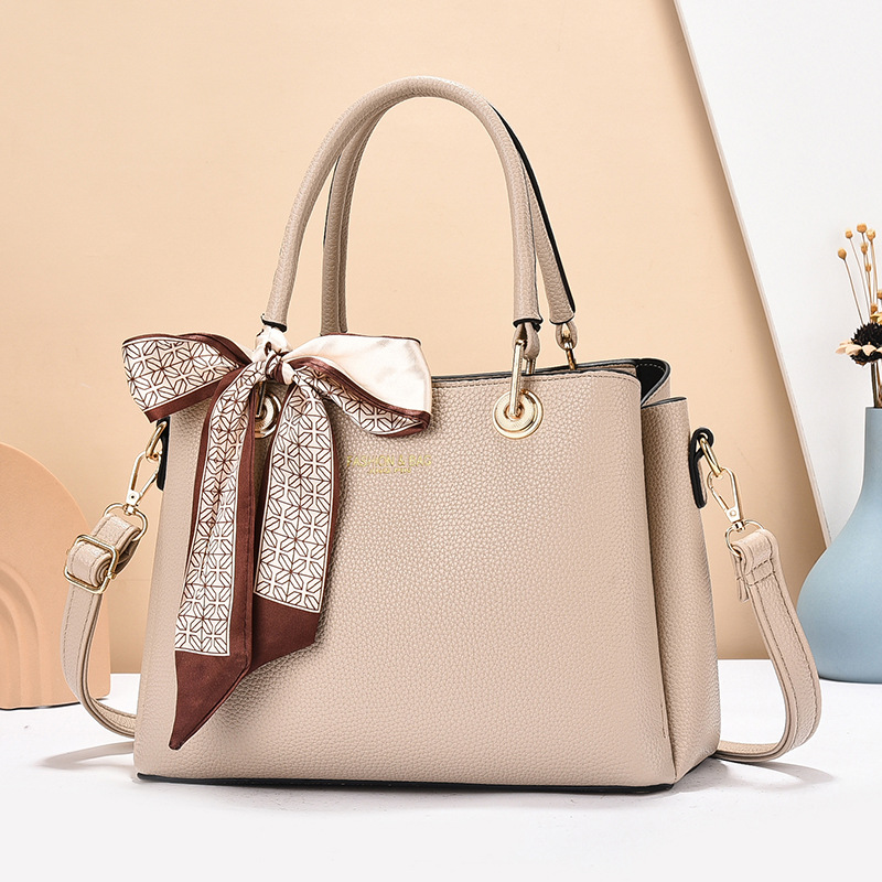 Bolsa de mano bolsas de mediana edad bolsas de mujeres bolsas de hombro bolsas de comercio exterior accesorios bufandas de seda decentes bolsas de fábrica de Taizhou
