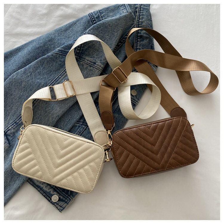 150g Weight Nylon Lining Material Sewing Thread Fashion Element Zipper Closure Type Single Shoulder Strap Strap Type Crossbody Bag Bags Type Casual, Daily, Shopping Occasion Pu Leather Material Solid Color, Lingge Pattern All Seasons Season Women's Gender Classic Style Style Square Shape Women's Pu Leather Solid Color Lingge Classic Style Sewing Thread Square Zipper Crossbody Bag 18