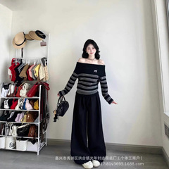 条纹一字肩露肩针织长袖女2025秋冬新款巨好看设计感纯欲风毛衣女