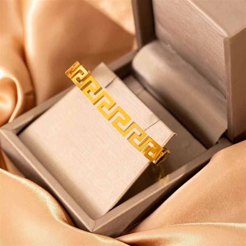 Titanium Steel Bracelet Vacuum Electroplated Stainless Steel Bracelet Niche Versatile Light Luxury High-End Full Diamond Bracelet Factory Direct Sale