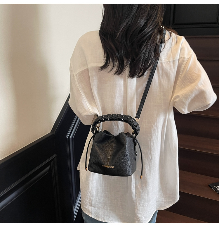 Korean style bucket bag 2025 Summer new style, trendy and versatile, women's crossbody, niche and super popular single-shoulder bag undefined