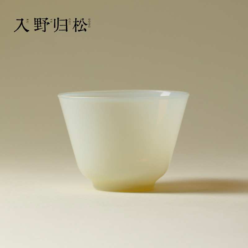 Ino Kishimatsu Ice Jade Master Cup Japanese Handmade Glass Tea Cup Original High-End Kung Fu Tea Set Exquisite Tea Tasting Cup Ino Kishimatsu Ice Jade Master Cup Japanese Handmade Glass Tea Cup Original High-End Kung Fu Tea Set Exquisite Tea Tasting Cup