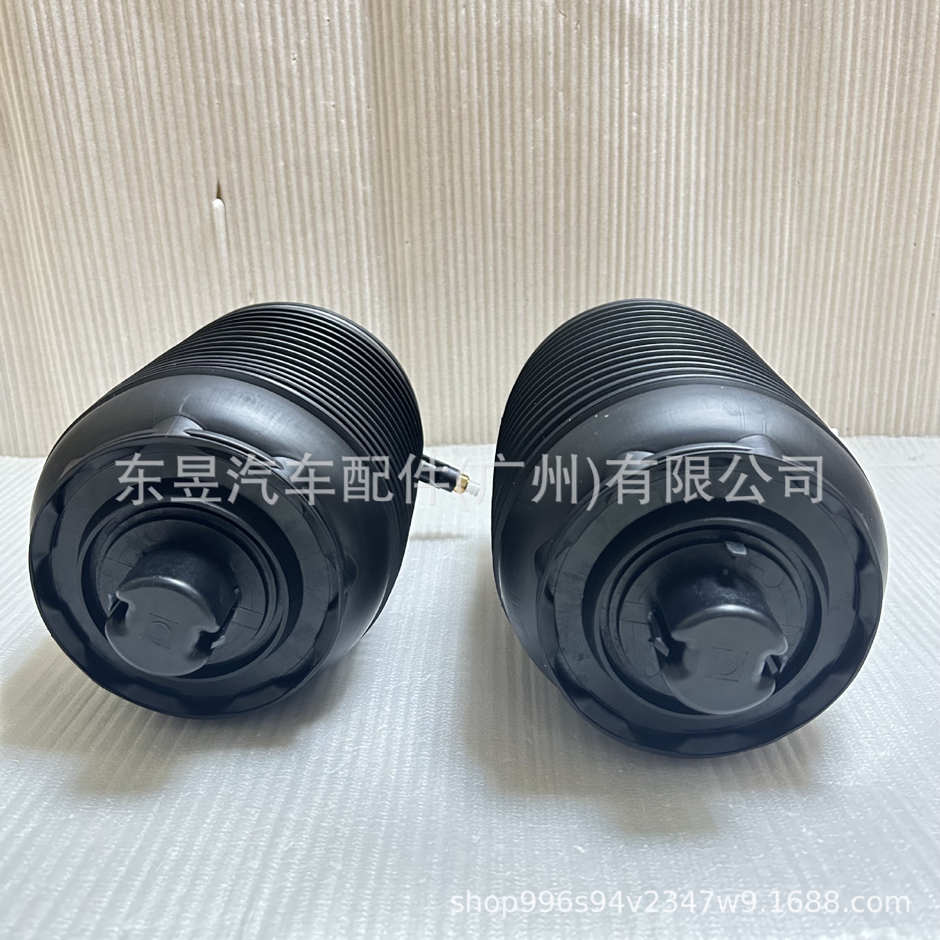 Suitable for Porsche Macan Rear Air Suspension Air Bag Shock Absorber Air Bag 95B616001A 95B616002A